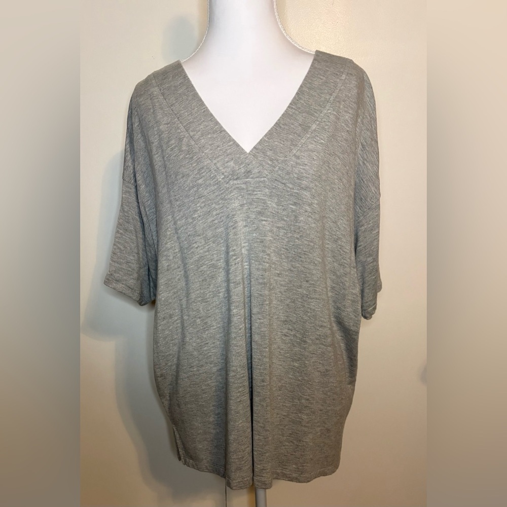 Women’s Liz Claiborne Heather Grey Short Sleeve Split Hem Weekend Top Size Large